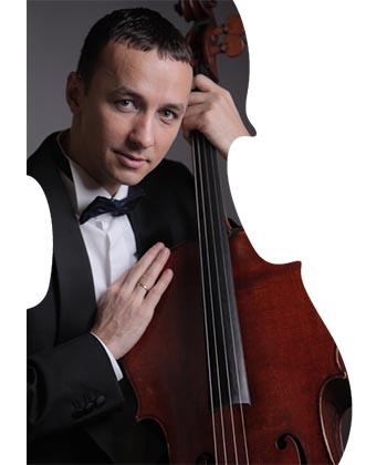 „Ascultă 5 minute de muzică clasică”, oferite de violoncelistul Răzvan Suma, la Palas Mall
