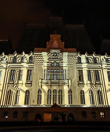 Show impresionant de lumină și culoare pe Palatul Culturii! Palas Iași organizează competiția internațională de proiecții video Light Up Festival